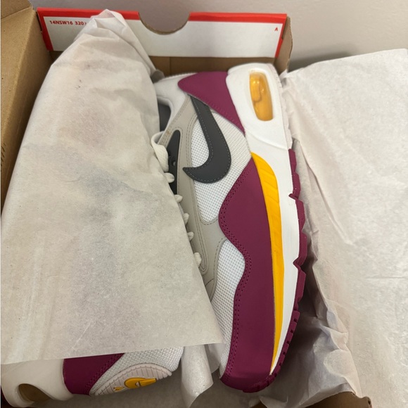 Nike Shoes - New Nike  Air  Max Correlate WMNS